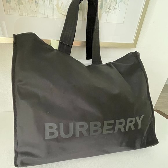 Burberry Black Nylon Signature Trench Tote, Oversized - Picture 2 of 12